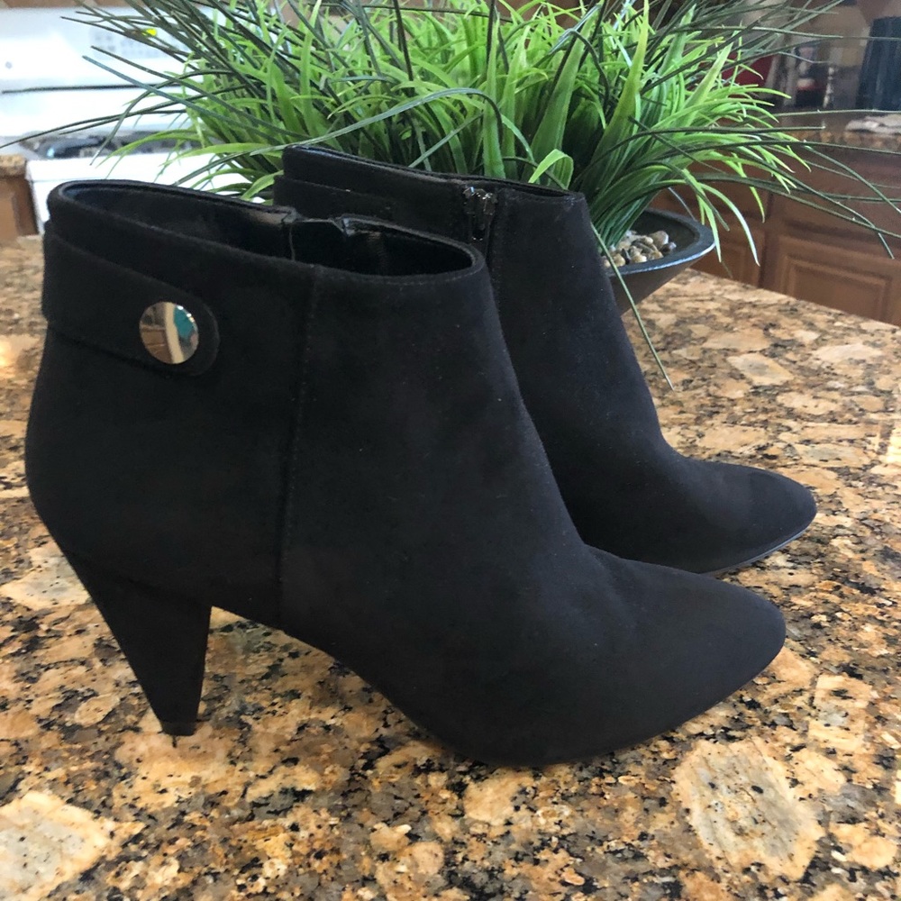 Womens black boots